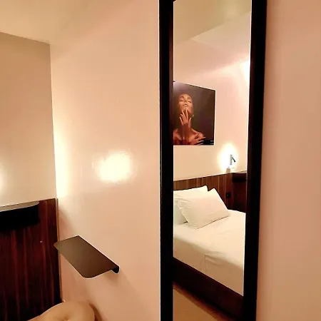 Hotel Western Revolution