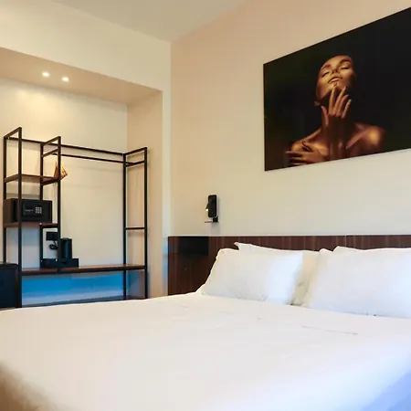 Western Revolution Hotel