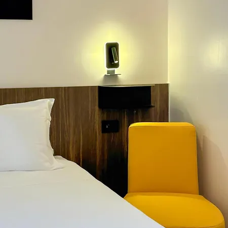 Hotel Western Revolution
