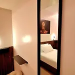 Hotel Revolution